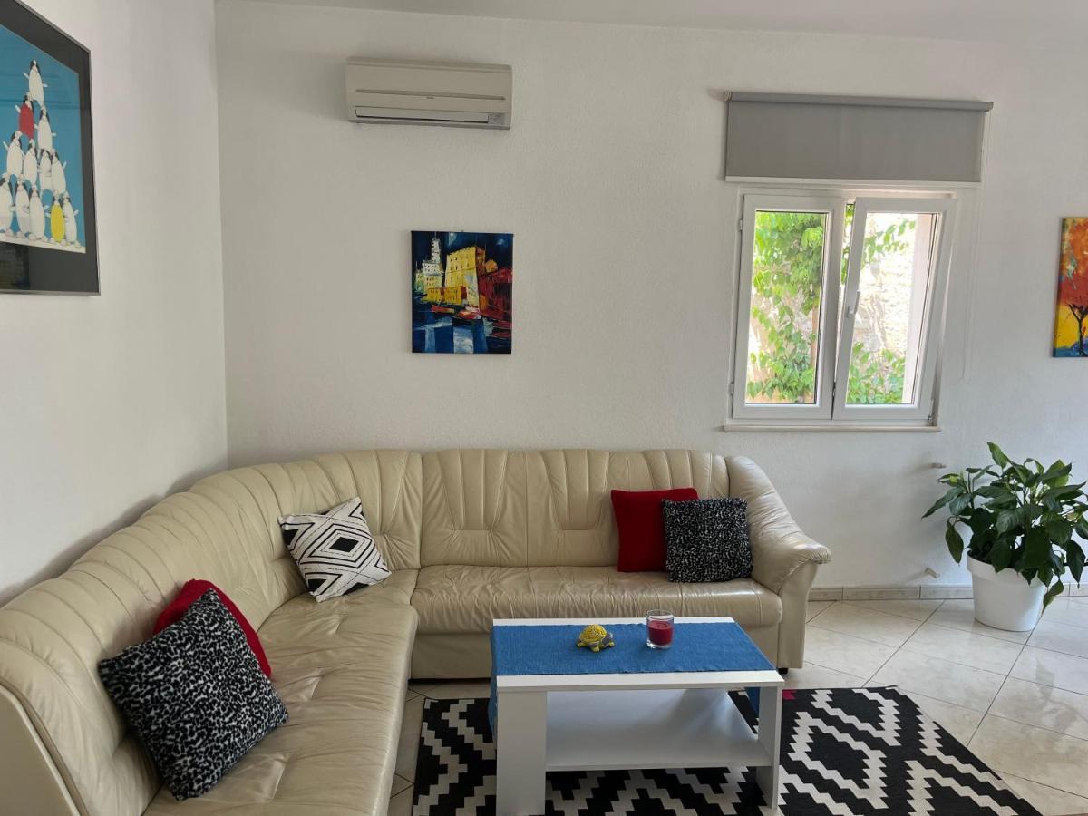 Old Town Center Apartments Supetar Exterior foto